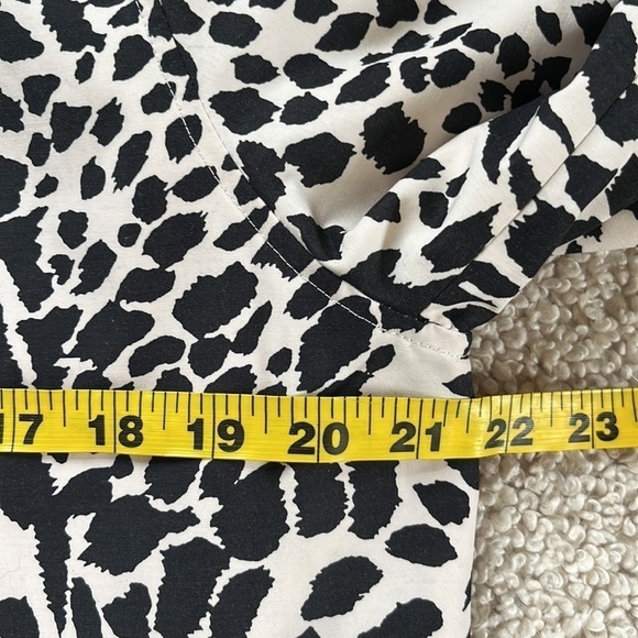 Sergio Hudson x Target Strong Shoulder Trench Coat in Animal Print NWT Small - Picture 10 of 14